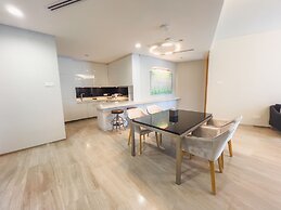UH FLAT HOTELS & RESORTS PINETREE
