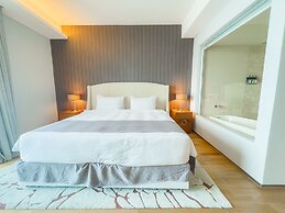 UH FLAT HOTELS & RESORTS PINETREE