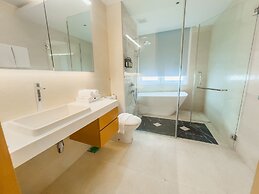 UH FLAT HOTELS & RESORTS PINETREE