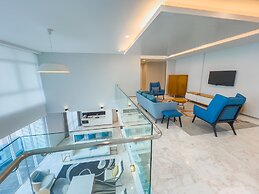UH FLAT HOTELS & RESORTS PINETREE