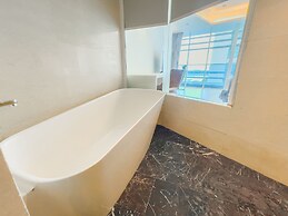 UH FLAT HOTELS & RESORTS PINETREE