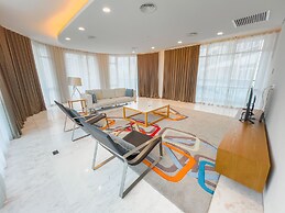 UH FLAT HOTELS & RESORTS PINETREE