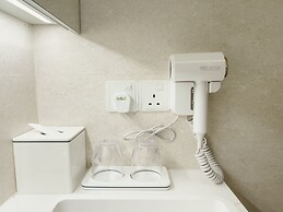 UH FLAT HOTELS & RESORTS PINETREE