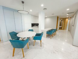 UH FLAT HOTELS & RESORTS PINETREE