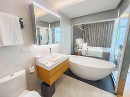 UH FLAT HOTELS & RESORTS PINETREE