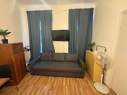 Modern 1BR Apt Central Privacy