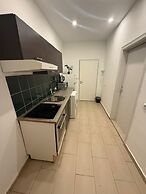 Modern 1BR Apt Central Privacy