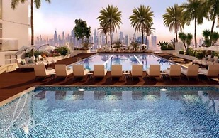 Premium 1BR Oasis - City Views & Pool