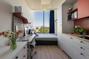 Sky Airport Aparthotel