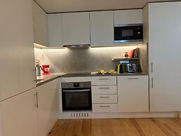Stylish Apartment Near Timeout Market