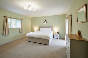 Host Stay The Byres