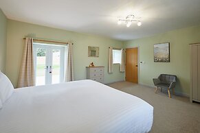 Host Stay The Byres