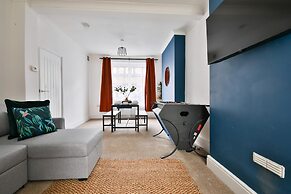 Charming 3 Bed Home Near Caerphilly Castle