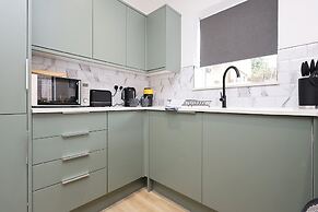 Chic 2 Bed Flat Near Central Cardiff