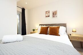 Chic 2 Bed Flat Near Central Cardiff