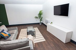 Luxury 2 Bedroom & 2 Bathroom Central Flat