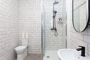 Luxury 2 Bedroom & 2 Bathroom Central Flat