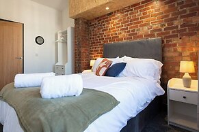 Luxury 2 Bedroom & 2 Bathroom Central Flat