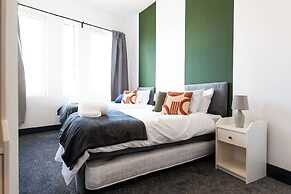 Luxury 2 Bedroom & 2 Bathroom Central Flat