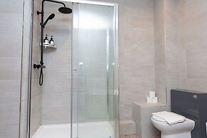 Luxury 2 Bedroom & 2 Bathroom Central Flat