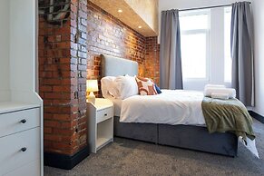 Luxury 2 Bedroom & 2 Bathroom Central Flat