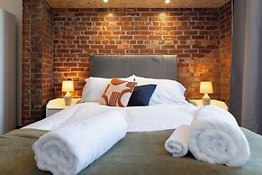 Luxury 2 Bedroom & 2 Bathroom Central Flat