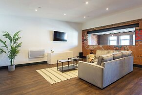 Luxury 2 Bedroom & 2 Bathroom Central Flat