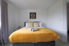 The Haven Modern 4-bed Home With Garden