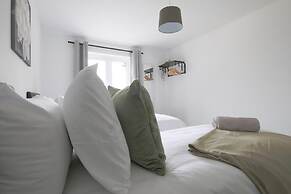 The Haven Modern 4-bed Home With Garden