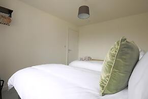 The Haven Modern 4-bed Home With Garden