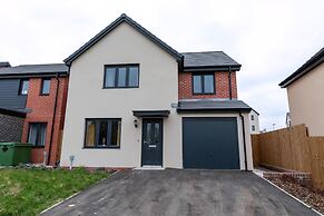 The Haven Modern 4-bed Home With Garden