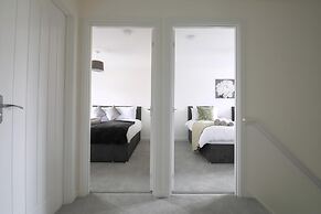 The Haven Modern 4-bed Home With Garden
