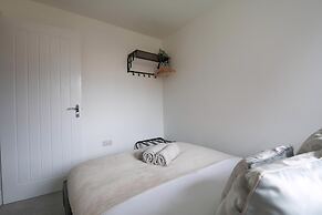 The Haven Modern 4-bed Home With Garden