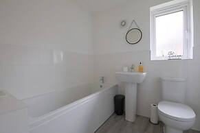 The Haven Modern 4-bed Home With Garden