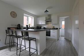 The Haven Modern 4-bed Home With Garden