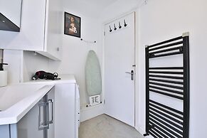 Modern 1-bed Flat Near Cardiff City Centre