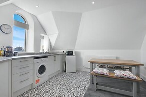 Cardiff City Base Modern 2-bed Apartment