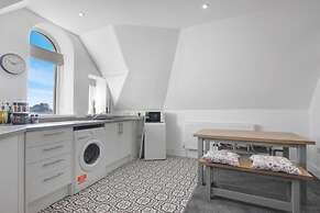 Cardiff City Base Modern 2-bed Apartment