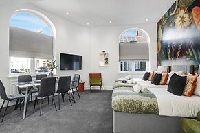 Compact 1-bed Flat for Friends & Colleagues