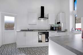 Compact 1-bed Flat for Friends & Colleagues