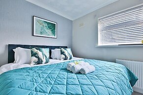 Spacious 3 Bed Home With Pool Table