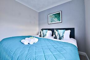 Spacious 3 Bed Home With Pool Table