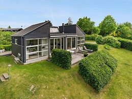 5 Star Holiday Home in Allingabro