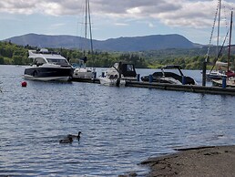 5 Waterside Wood