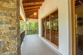 La Vega Villa With Private Pool and BBQ