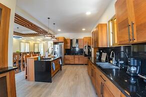 La Vega Villa With Private Pool and BBQ