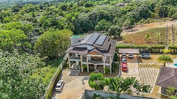 La Vega Villa With Private Pool and BBQ