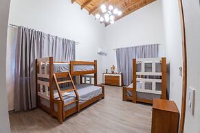La Vega Villa With Private Pool and BBQ