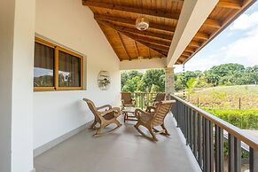 La Vega Villa With Private Pool and BBQ