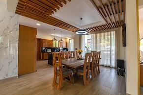 La Vega Villa With Private Pool and BBQ